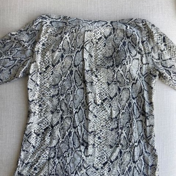 Equipment Slim Signature Snake Effect Print - Picture 3 of 3